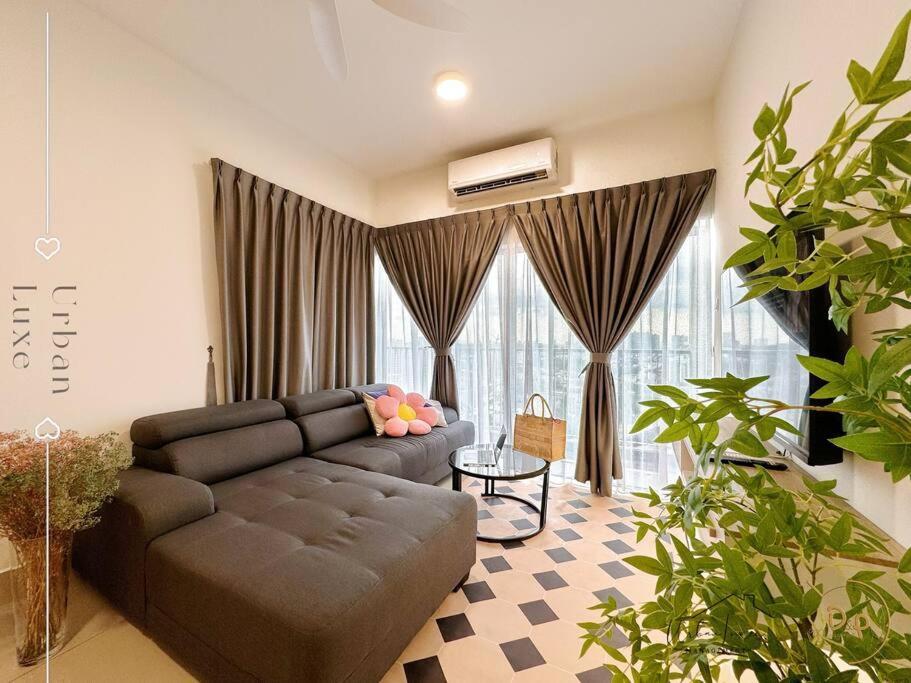 Pangsapuri Township Homey For 8-10pax At Kl *
