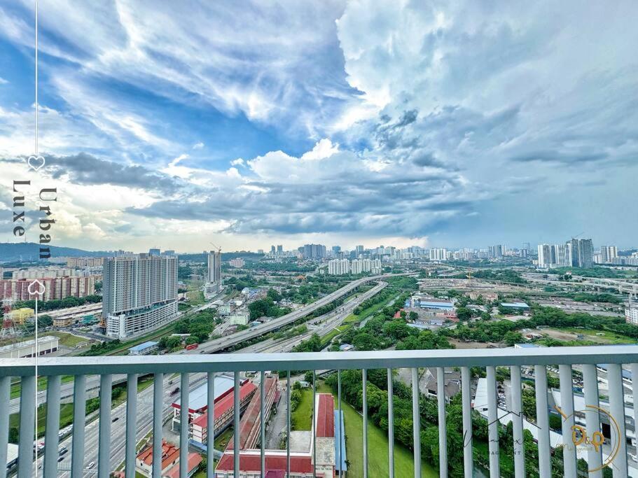 Pangsapuri Township Homey For 8-10pax At Kl *
